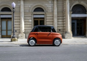 Το Fiat Topolino «ντύνεται» Corallo και τραβά όλα τα βλέμματα