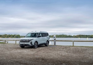 Όλα όσα χρειάζεται να γνωρίζετε για το αναβαθμισμένο Ford E-Tourneo Courier