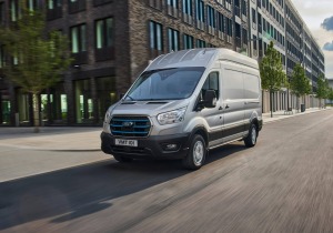 Το αμιγώς ηλεκτρικό E-Transit της Ford Pro ετοιμοπαράδοτο στις εκθέσεις Ford στην Ελλάδα