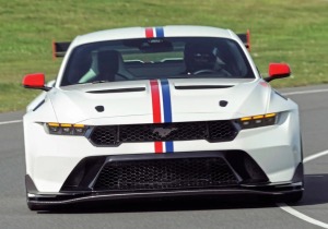 Ford Mustang GTD: Κοιτάει στα μάτια την Porsche 911 GT3 RS