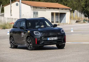 Η νέα οικογένεια μοντέλων MINI John Cooper Works