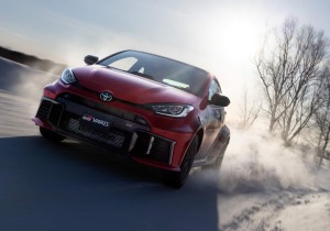 Το GR Yaris εξελίσσεται με βελτιώσεις που εστιάζουν στην οδηγική εμπειρία