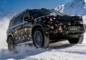 Geely Galaxy Battleship: Το κινεζικό «θωρηκτό» που βάζει στο στόχαστρο Defender και Land Cruiser!