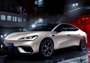 Η Geely «ταπώνει» τον ανταγωνισμό! Νέο ηλεκτρικό με επαναστατικό σύστημα 16 σε 1