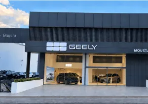 Η Geely ενδυναμώνει το δίκτυο Εξουσιοδοτημένων Εμπόρων