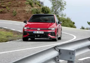 Golf GTI EDITION 50: 50 χρόνια επιδόσεων, τεχνολογίας και γνήσιας οδηγικής ταυτότητας