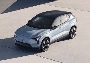 Το Volvo EX30 κατακτά το υψηλού κύρους βραβείο Good Design® Award 2025