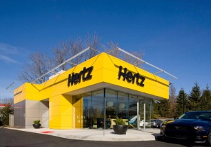 Hertz: Αποδεσμεύει 10.000 EVs λόγω τεράστιας υποτίμησης