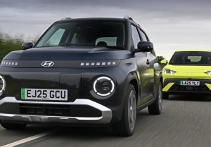 Hyundai Inster vs BYD Dolphin Surf: Ποιο μικρό ηλεκτρικό παίρνει το στέμμα;