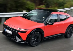 Hyundai Ioniq 3: Το νέο ηλεκτρικό που βάζει δύσκολα στο Renault 5