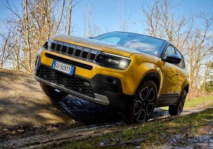 Η Jeep λάνσαρε το πρώτο της ηλεκτρικό αυτοκίνητο στην Ιαπωνία