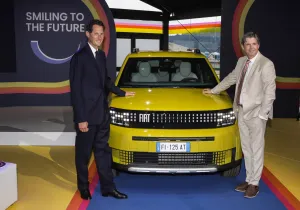 Η FIAT γιορτάζει 125 χρόνια με ένα μεγάλο χαμόγελο για το μέλλον