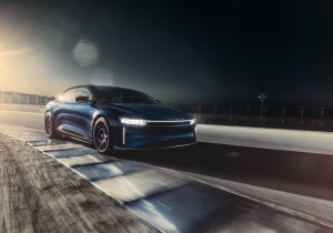 Αυτά τα 7 ηλεκτρικά αυτοκίνητα επιταχύνουν εξαιρετικά γρήγορα