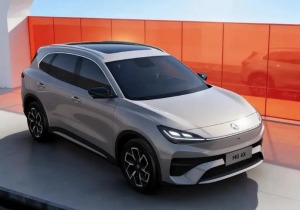 Η MG παρουσιάζει το πρώτο της ηλεκτρικό SUV με ημι-στερεά μπαταρία