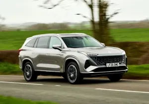 MG: Ημι-στερεές μπαταρίες και τρία νέα PHEV SUV έρχονται έως το 2027