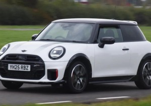MINI John Cooper Works: Το πιο «άγριο» μικρό που κάνει κάθε στροφή να μοιάζει με πίστα!