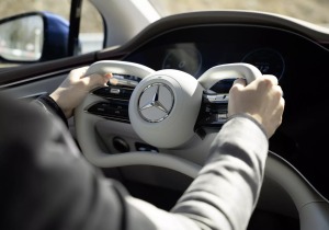 Η Mercedes «σκοτώνει» το παραδοσιακό τιμόνι – Έρχεται νέο με τεχνολογία από το… μέλλον! [video]