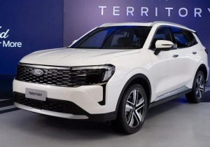 Το Ford Territory «απογειώνεται» με διπλές οθόνες, EcoBoost και νέα εμφάνιση! [video]