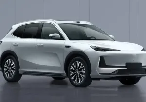 Το νέο Geely EX5 έγινε πισωκίνητο με 328 ίππους