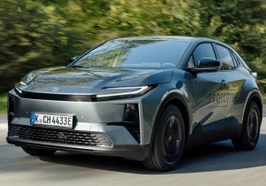 Η Toyota πέρασε στην επόμενη πίστα με το C-HR+
