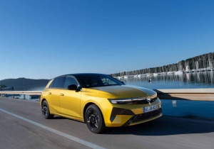 Βρείτε τους καρχαρίες στο νέο Opel Astra