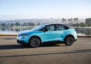 Nissan Leaf 2026: Το ηλεκτρικό που φορτίζει σε 35’ και σου δίνει ρεύμα στο σπίτι!