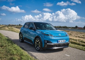 Οδηγώντας το Nissan Micra 2026: Το ιστορικό «μικρό» επιστρέφει αποκλειστικά ως ηλεκτρικό