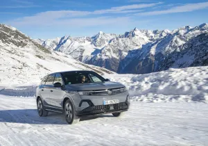 Νέο Opel Grandland Electric AWD: Οδηγική απόλαυση – Δείτε πόσο κάνει