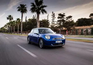 Παρουσίαση Mini Cooper: το πέρασμα στη ηλεκτρική εποχή
