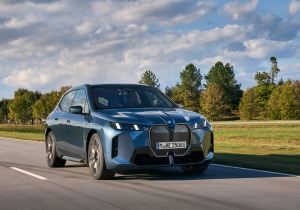 Παρουσίαση: Νέα BMW iX -Ανανεωμένη και με 701 χλμ αυτονομίας (τιμές και video)
