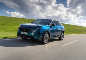 Η Peugeot προσφέρει τετρακίνηση για τα E-3008 και E-5008