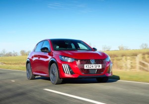 Peugeot 208 GT Hybrid: Το supermini που «παντρεύει» κομψότητα, τεχνολογία και οδηγική απόλαυση