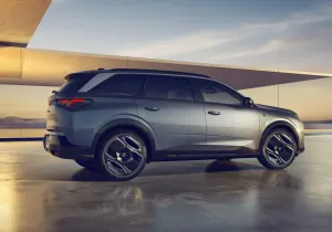 Τα πάντα όλα για το νέο Peugeot E-5008 – Δείτε εκδόσεις και τιμές