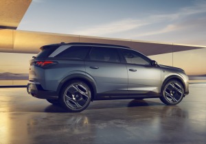 Τα πάντα όλα για το νέο Peugeot E-5008 – Δείτε εκδόσεις και τιμές