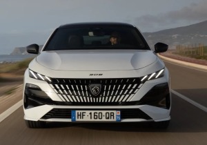 Κίνηση-ματ της Peugeot: Νέο 308 Hybrid και… αντίο SUV
