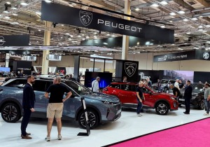 Πόλος έλξης το περίπτερο της Peugeot στην έκθεση αυτοκινήτου AUTO ATHINA 2024