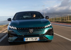 Peugeot E-308 2025: Η πιο ώριμη ηλεκτρική αναβάθμιση