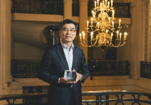 Ο Διευθύνων Σύμβουλος της Kia, Ho Sung Song, τιμήθηκε στα  Autocar Awards 2025
