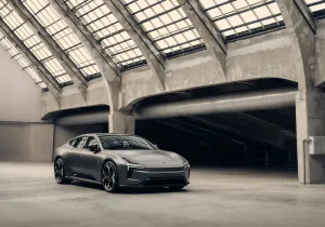 Το Polestar 5 αποκαλύπτεται μέσα από ένα κινηματογραφικό video