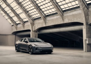 Το Polestar 5 αποκαλύπτεται μέσα από ένα κινηματογραφικό video