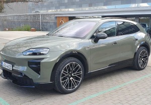 Cayenne Turbo Electric: 1.156 PS, 0-100 σε 2,5” και φάε τη σκόνη μου