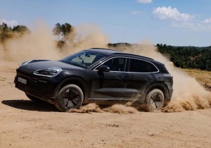 Porsche Cayenne 2026: 1.000 ίπποι, φόρτιση σε 16 λεπτά και αυτονομία 640 χλμ!
