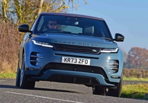 Range Rover Evoque P300e: Το μικρό Range Rover που κάνει τα μεγάλα να ζηλεύουν!