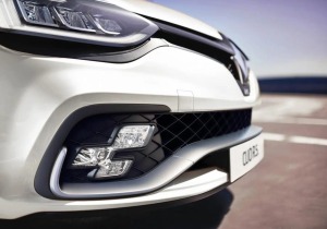 Renault Clio 6 RS: Επιστρέφει το θρυλικό σήμα RS με υβριδική τεχνολογία;