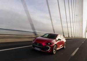 Η νέα 6η γενιά του Renault Clio στην Ελλάδα από €20.900 – Δείτε εκδόσεις και τιμές