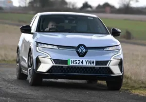 Νέα εποχή για τα SUV της Renault: Υβριδικά με έξυπνη επέκταση αυτονομίας