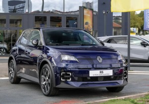 Η Renault σχεδιάζει μια νέα γενιά του R5;