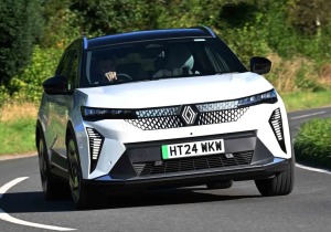 Νέο Scenic E-Tech: Το πιο high-tech Renault που είδαμε ποτέ!