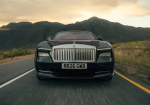 Rolls-Royce Spectre Series II: Το ηλεκτρικό «θηρίο» των 680 PS επέστρεψε πιο ισχυρό και με αυτονομία-έκπληξη