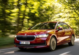 Ξεχάστε τα Diesel: Το νέο Skoda Superb Plug-in Hybrid είναι ό,τι χρειάζεστε!